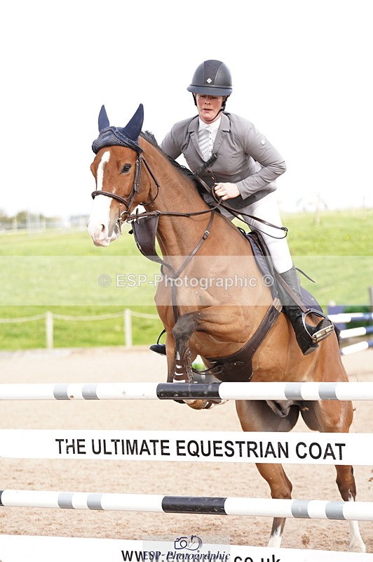 241004A-131846-00576 - Fri 03 Snr Newc & 1.10m Open