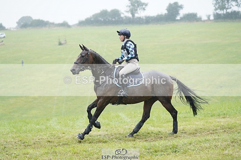 240901A-140156-09720 - 329-Hanna.Bertorelli-BWTH.CLASSIC.CUT