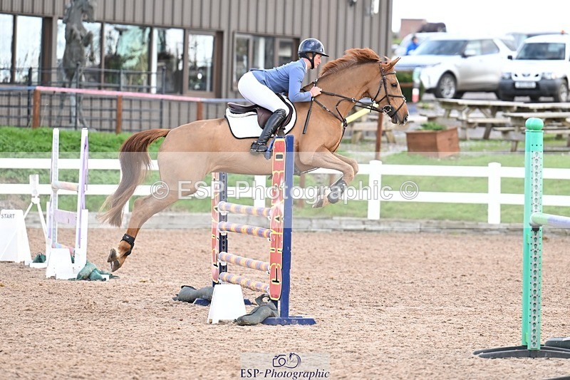 251022-125049-00438 - Cls 4 Snr Newcomers 1.10m