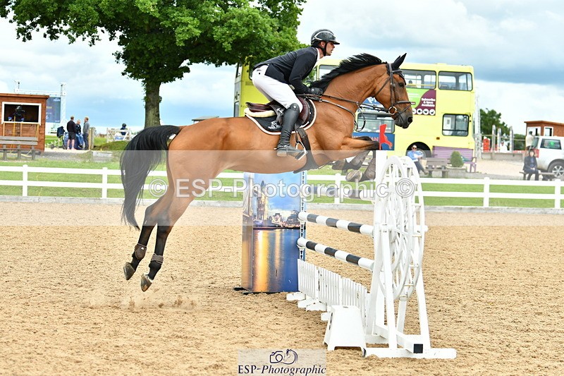 230721A-144331-07064 - Cls 22, 1 Star Gold 1.30m