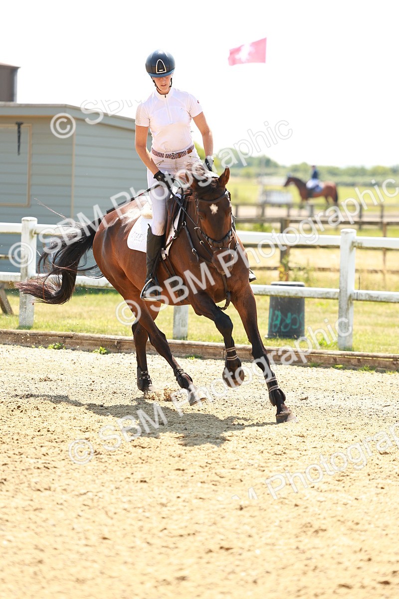 SBM_001512 - Class 4 - Senior Newcomers - 1.10m