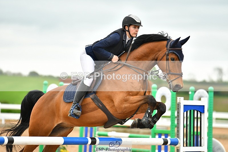 230507A-135051-08230 - Cls 43 1.05m Amateur Quali