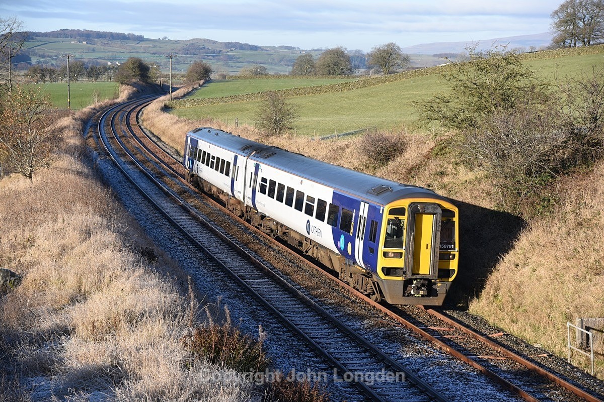 JL - 9.12.22 158791 10:31 Morecambe - Leeds, Tommy Halls Barn - Tommy Hall's Barn