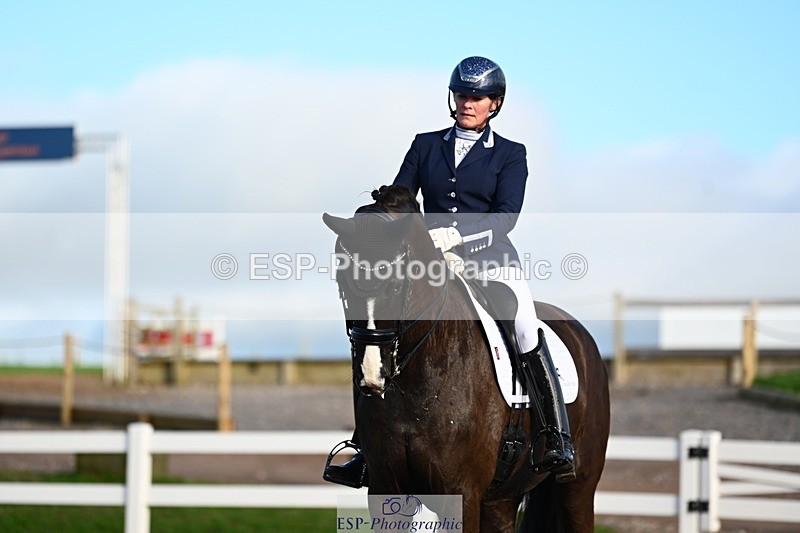 240218A-145227-08949 - 280-Nicola.Buchanan-ST.GILES.DARK.MAGIC