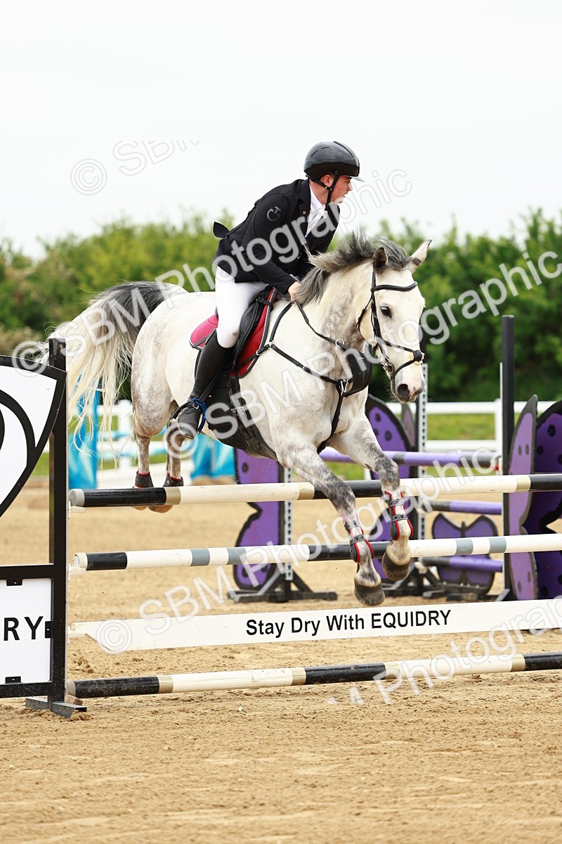 SBM_000963 - Class 4 - Senior Newcomers - 1.10m