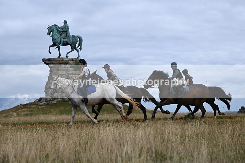 DSC_6408 - Time at Statue 12:17 to 12:44