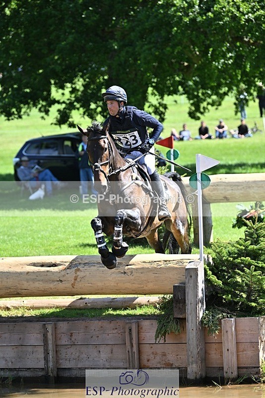 240525-105642-12134 - 323-EMERALD_ENDEAVOUR-Harry_Dzenis