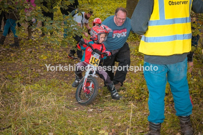 DSCF0375 - Ripon MC Trial 27/09- kids
