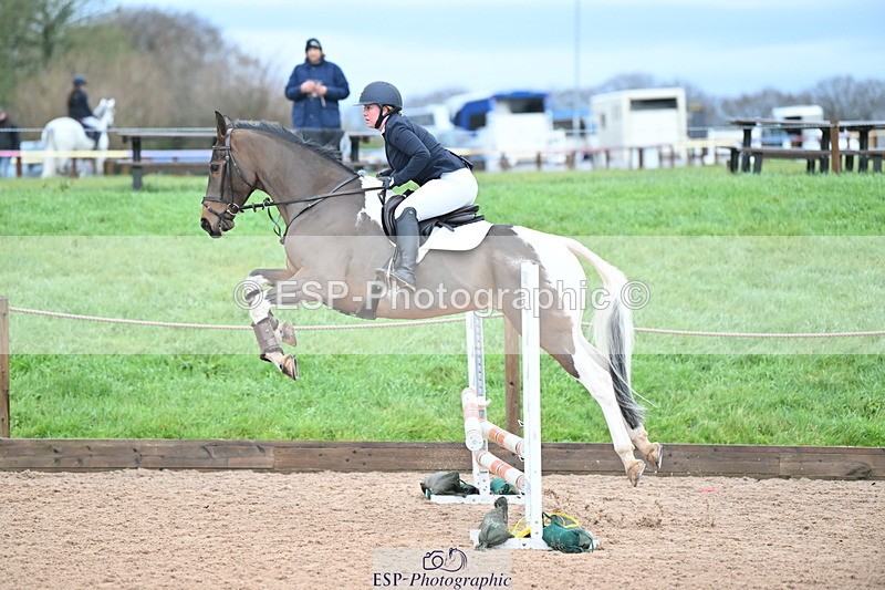 231203A-105658-00686 - Cls 16+17 Club and Schools 80cm