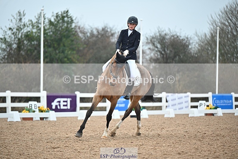 250214-134507-01994 - 217-Yasmin.Olsson-Sanderson-Top.Biats