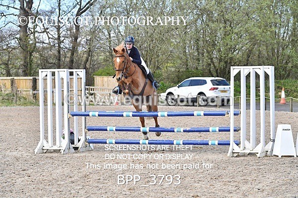 BPP_3793 - CLASS 3 FRI Senior British Novice/ 90cm Open