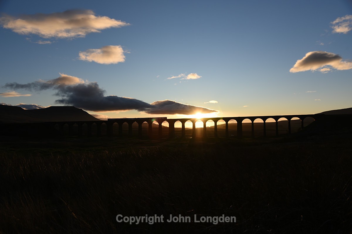 JL - 29.11.17 2 x 158s 14:04 Carlisle - Leeds, Ribblehead - Ribblehead Viaduct