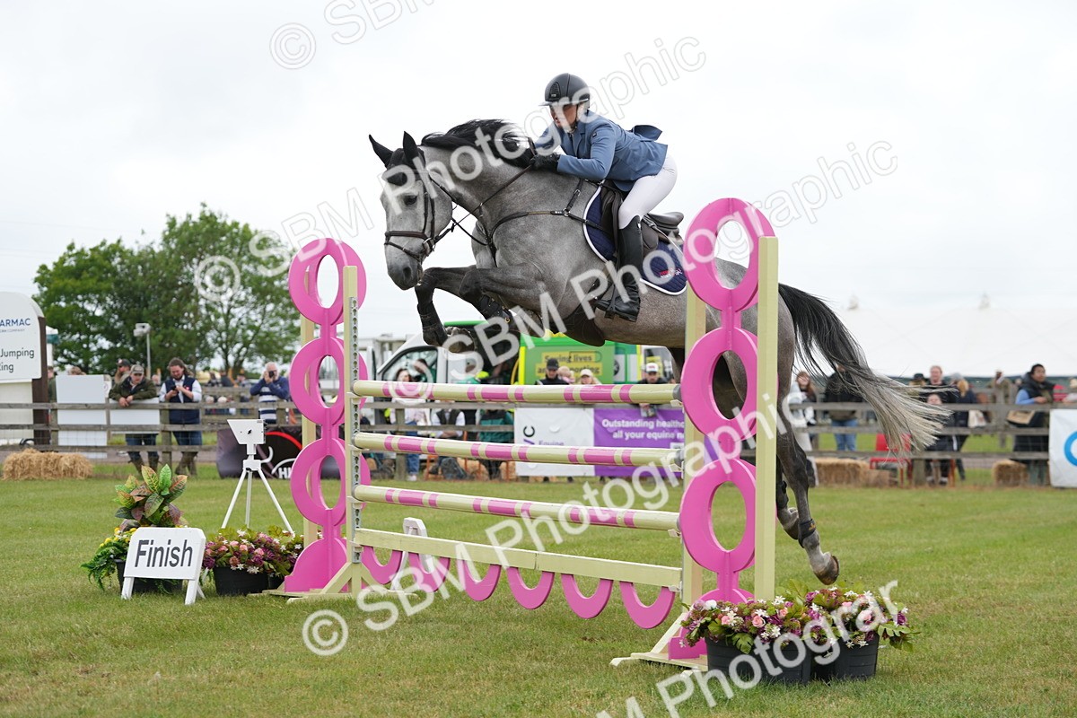 SBM_05270 - Class 201 - British Horse Feeds Speedi Beet Horse of the Year Show Grade  C