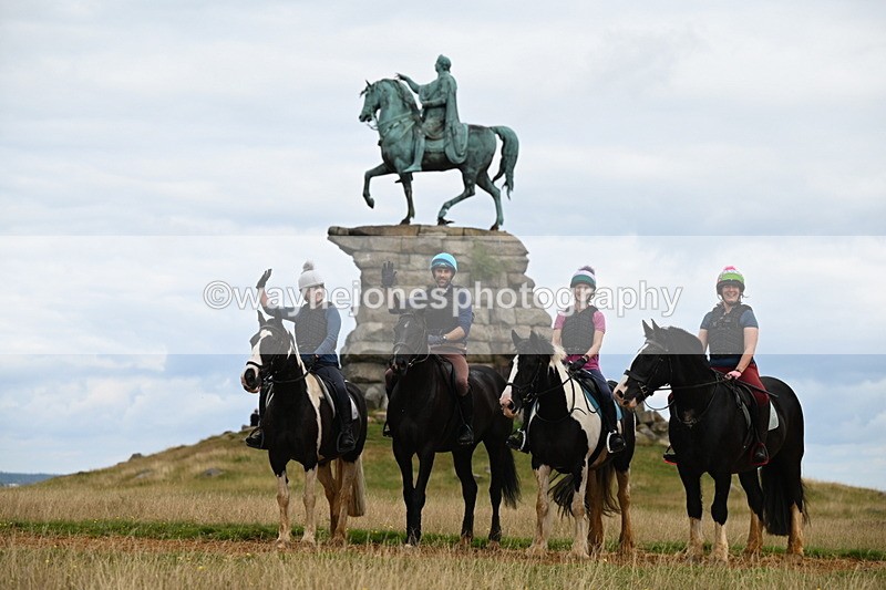 DSC_6442 - Time at Statue 12:17 to 12:44