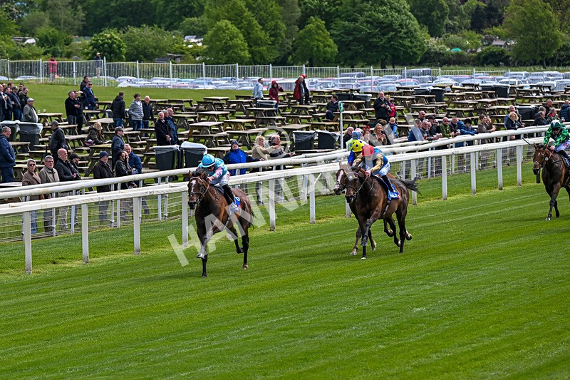 130526-Race 2-Klassleader-0081 - Race 2 2.20pm Sky Bet Race To The Ebor Jorvik Handicap