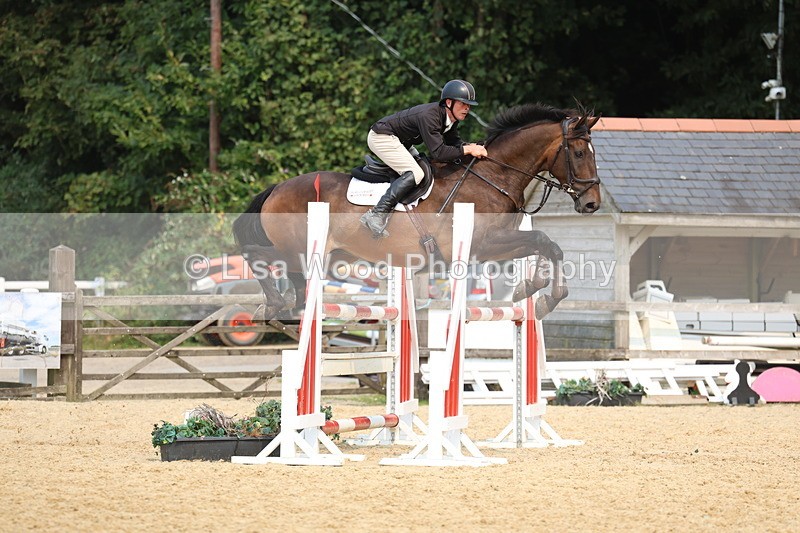 3E7A2582 - Class 8: Senior Newcomers/1.10m open