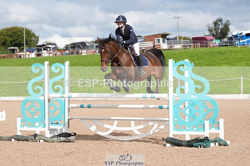 250921-121951-02891 - Cls 9 Pony Foxhunter and 1.10m