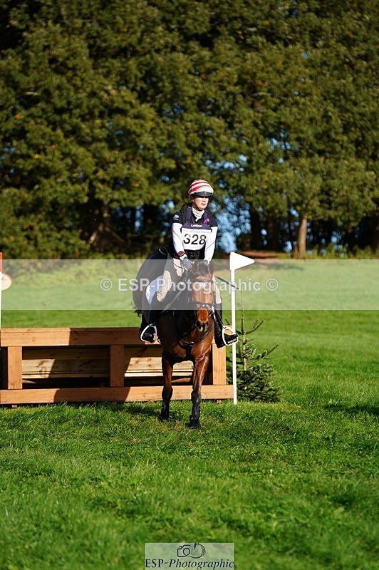 241026-103032-11316 - 328-Zara.Head-FOURFIELDS.LOVEHEART