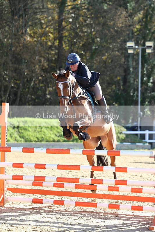 3E7A5694 - Class 7: Senior Newcomers/1.10m open