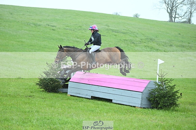 250418-123336-02771 - 080-Tichy.Sanders-SPARHANGER.VELVET