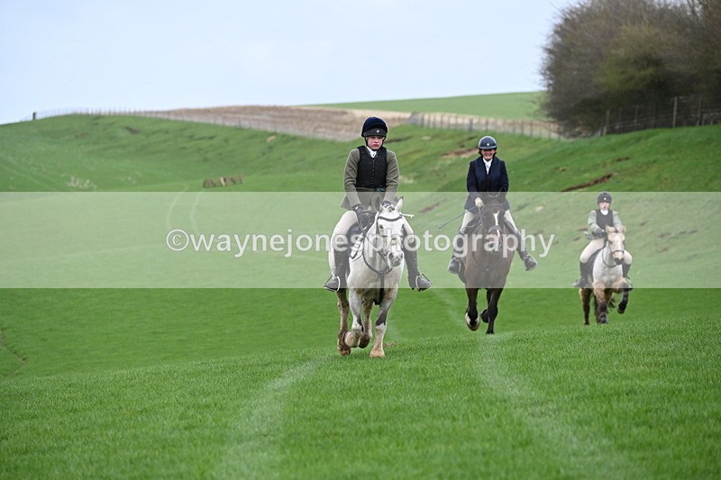 WJ6_9355 - Line Three