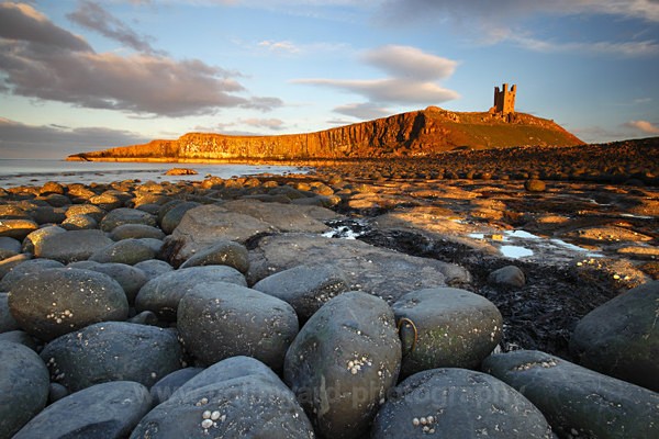 The boulder field at dunstanbourgh castle   Ref 0527 - Northumberland