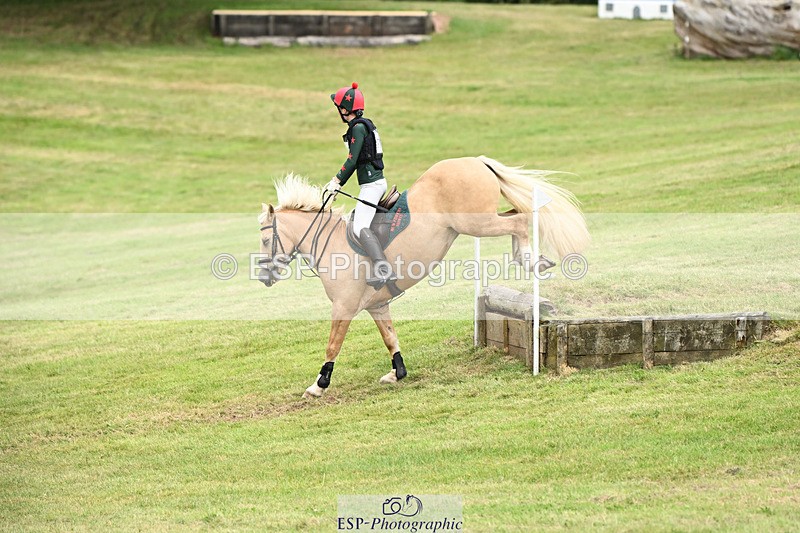 240825X-154946-36588 - 80cm XC 15.30 to 16.30