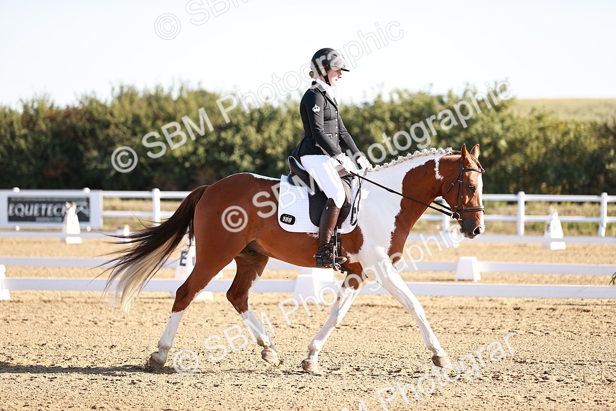 SBM_004194 - Class 12 - Novice 5 - 9.07-10.10