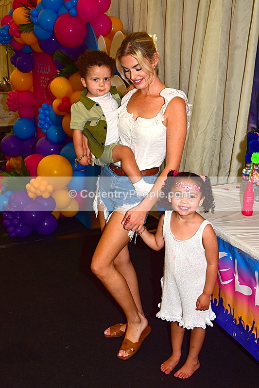 CON-493 - Joey and Ella