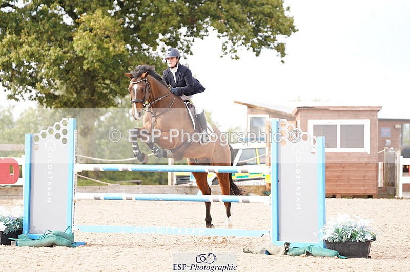 241004A-152428-00968 - Fri 04 Snr Fox & 1.20m Open