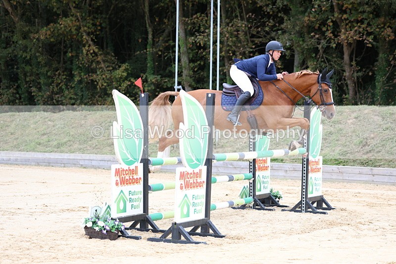 3E7A3082 - Class 8: Senior Newcomers/1.10m open