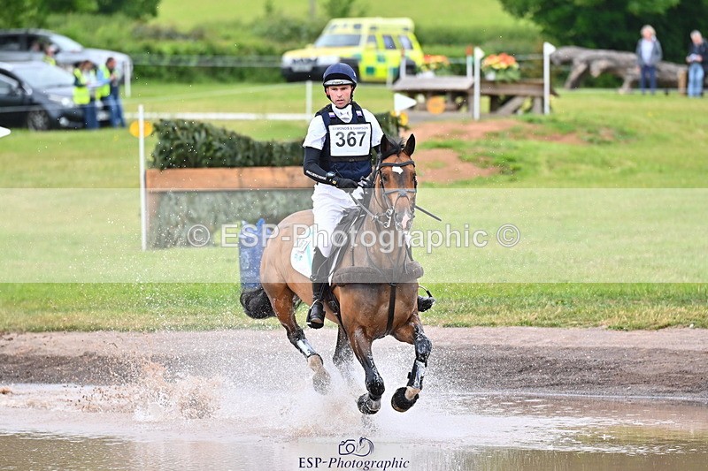 250524A-130404-10781 - B-367-Tom.Grant-QUID