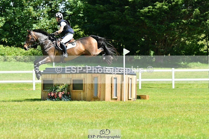 230528-112417-16848 - 407-KING_OF_THE_SWINGERS-Louise_Bradley-XC