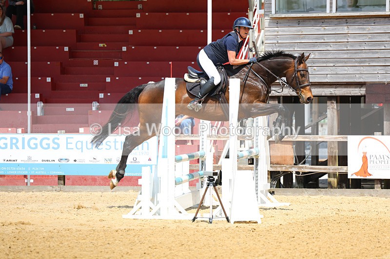 3E7A0155 - Class 9: Senior BN/90cm open