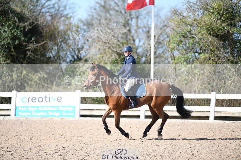 250330-104205-06223 - Cls 32 British Novice and 90cm