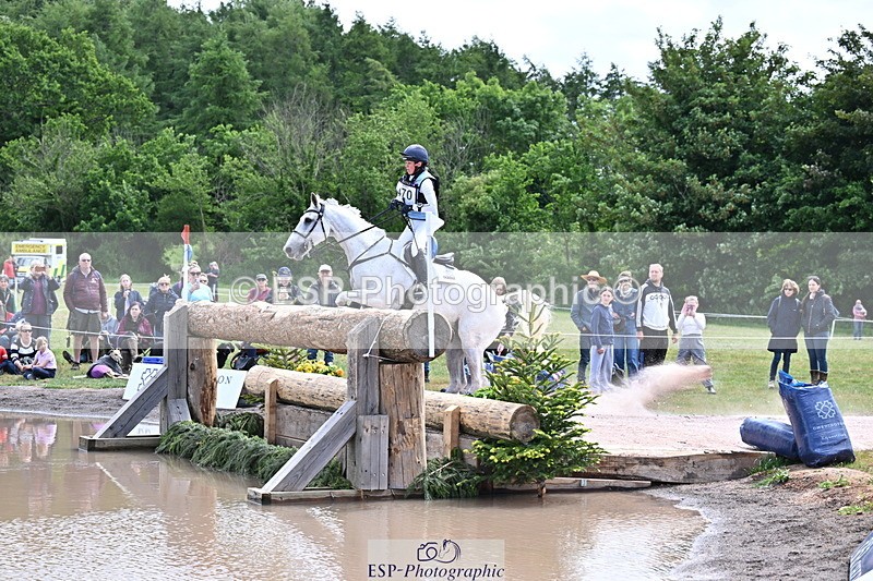 250525A-130737-16165 - D-470-Kitty.King-VENDREDI.BIATS