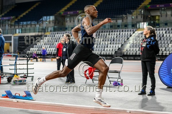 StudInd-914730 - Track Male Set One