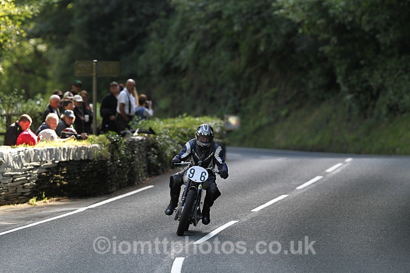 FOM_1279 - Classic TT Lap of honour