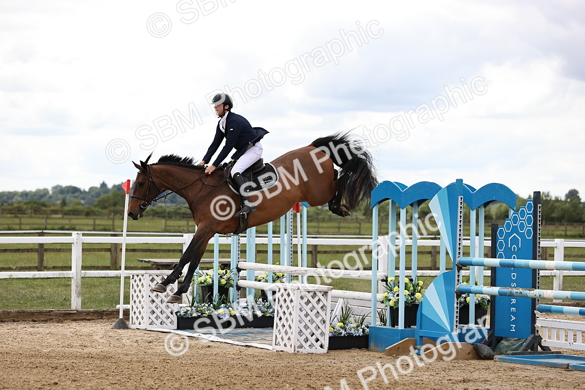 SBM_003055 - Class 11 - Senior Newcomers - 1.10m