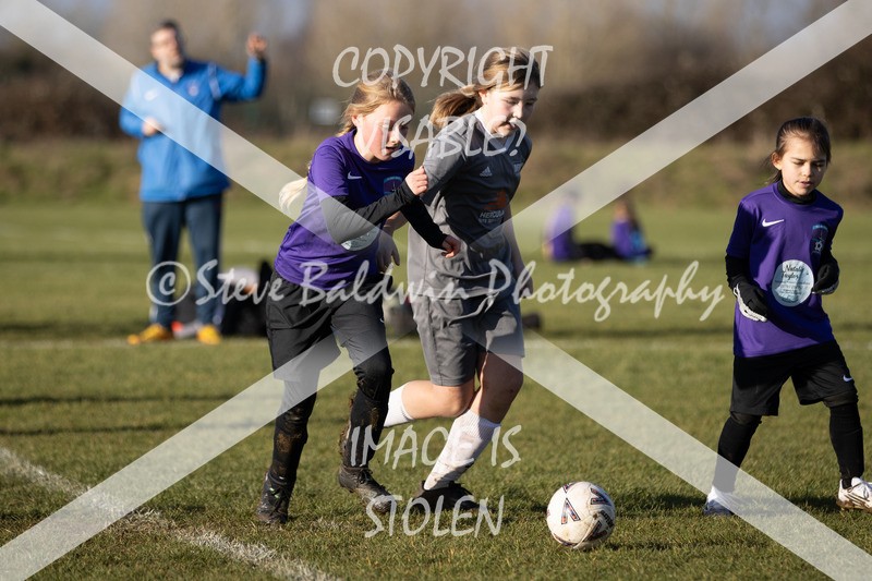 1DX31505 - 2026-01-17 FC Abbey Meads U9 Purple Girls V Develop FC U9 Girls