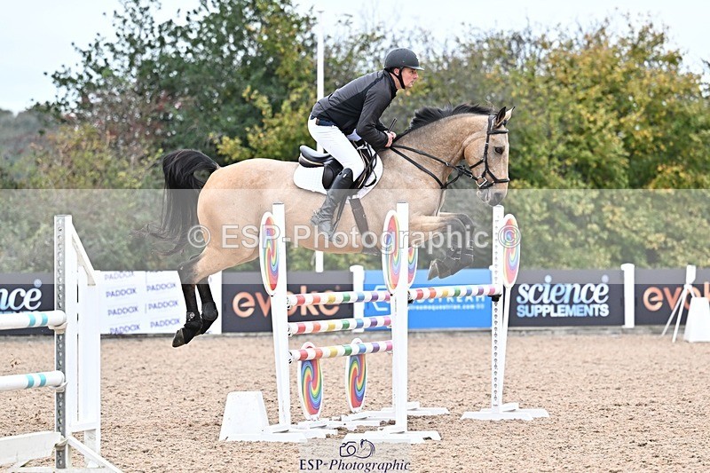 251015-135710-00676 - Cls 4 Newcomers and 1.10m Open