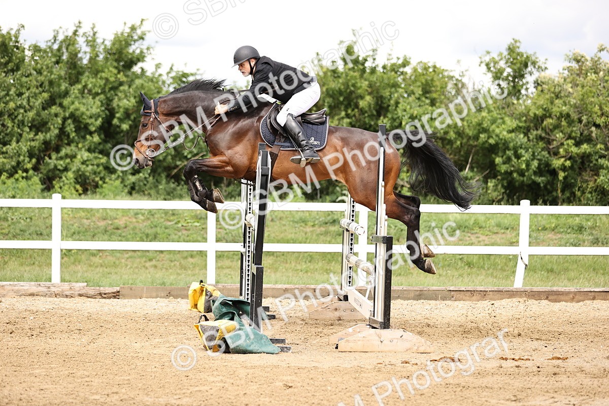 SBM_003156 - Class 11 - Senior Newcomers - 1.10m