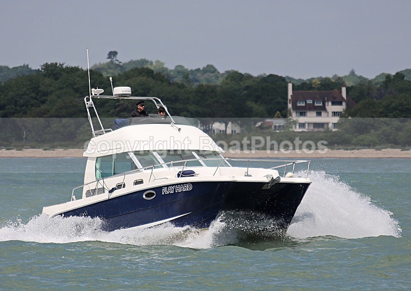 130609 PLAY HARD WT7A2413 - Flybridge Cruisers