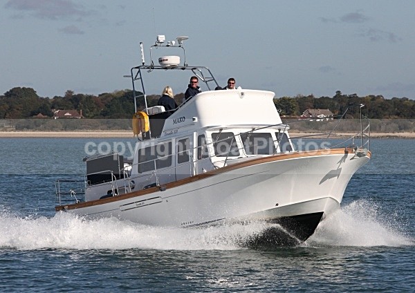 091012 MAKO IMG_2496 - Flybridge Cruisers