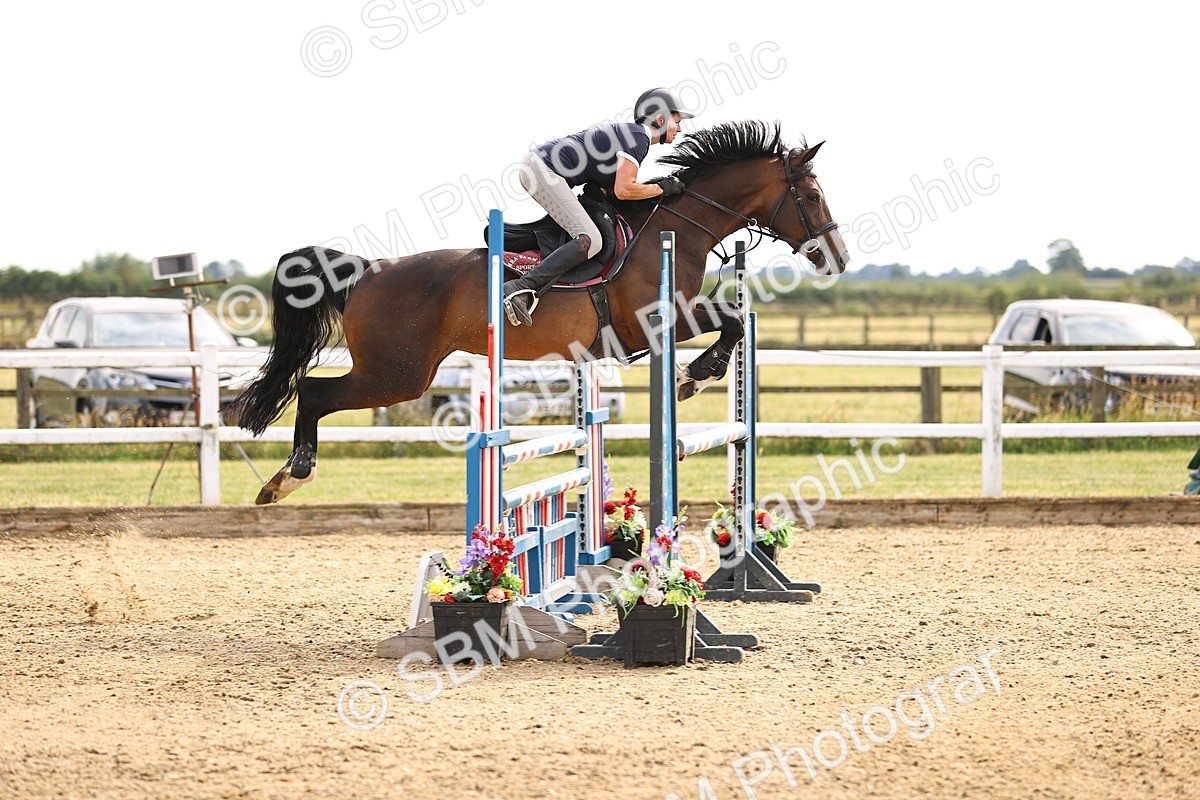 SBM_002413 - Class 18 - Ariat Senior British Novice- 90cm Open