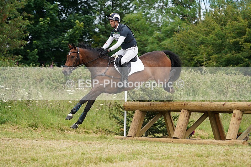 240630X-115712-6285 - 321-Gubby_Leech-ACTIVE_VOGUE