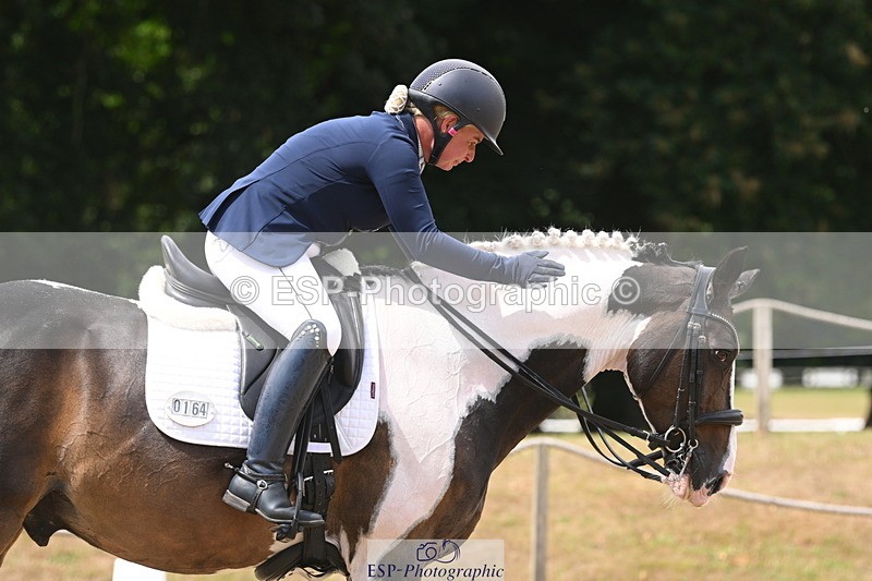 250720A-124124-10454 - 164-Dominique.Kinnaird-Perry-Pallas.Vanquish