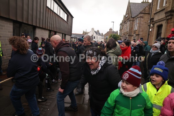 DAD_2004 - Stromness Yule Log Pull