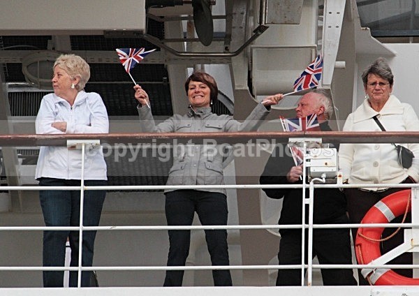120605 QM2 IN SOUTHAMPTON IMG_7835 - THREE QUEENS MEET IN SOUTHAMPTON 5th June 2012