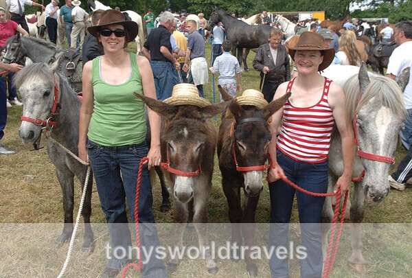 2, The Smiling Longford Ladies at the Spancil Hill - Horse Fairs, Ireland
